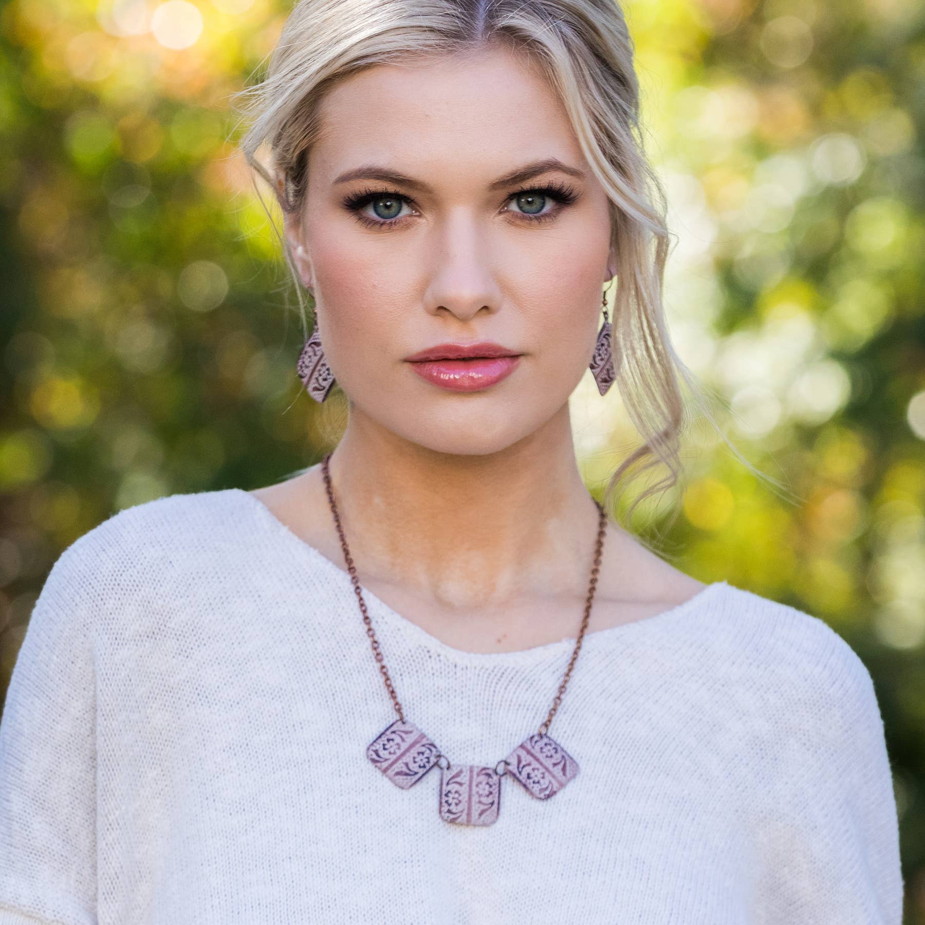 Patina Necklace White Floral